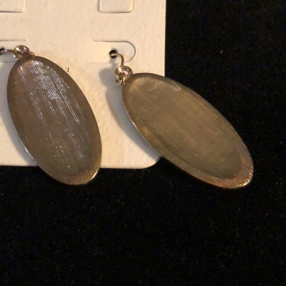 Z Chevron earrings with black white and gold colors - Picture 3 of 4